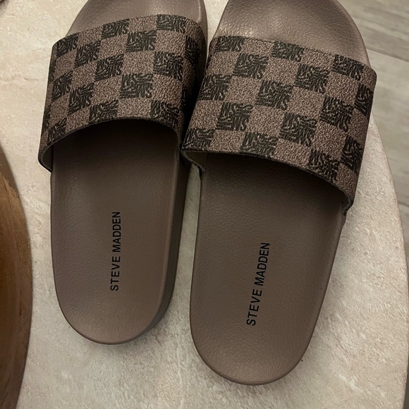 Steve Madden Slides - Picture 3 of 6